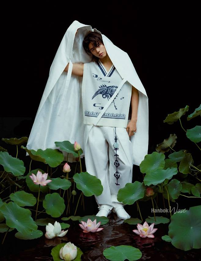 ‘2025 한복웨이브’ 박보검 한복 화보 이미지(사진=문체부 제공).