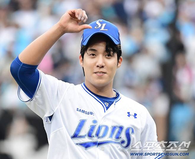 7일 대구 삼성라이온즈파크에서 열린 NC와 삼성의 와일드카드 2차전. 6회초 2사 1, 2루. 이우성을 플라이로 아웃 처리하고 무실점으로 마운드를 내려오는 삼성 원태인. 대구=송정헌 기자songs@sportschosun.com/2025.10.07/