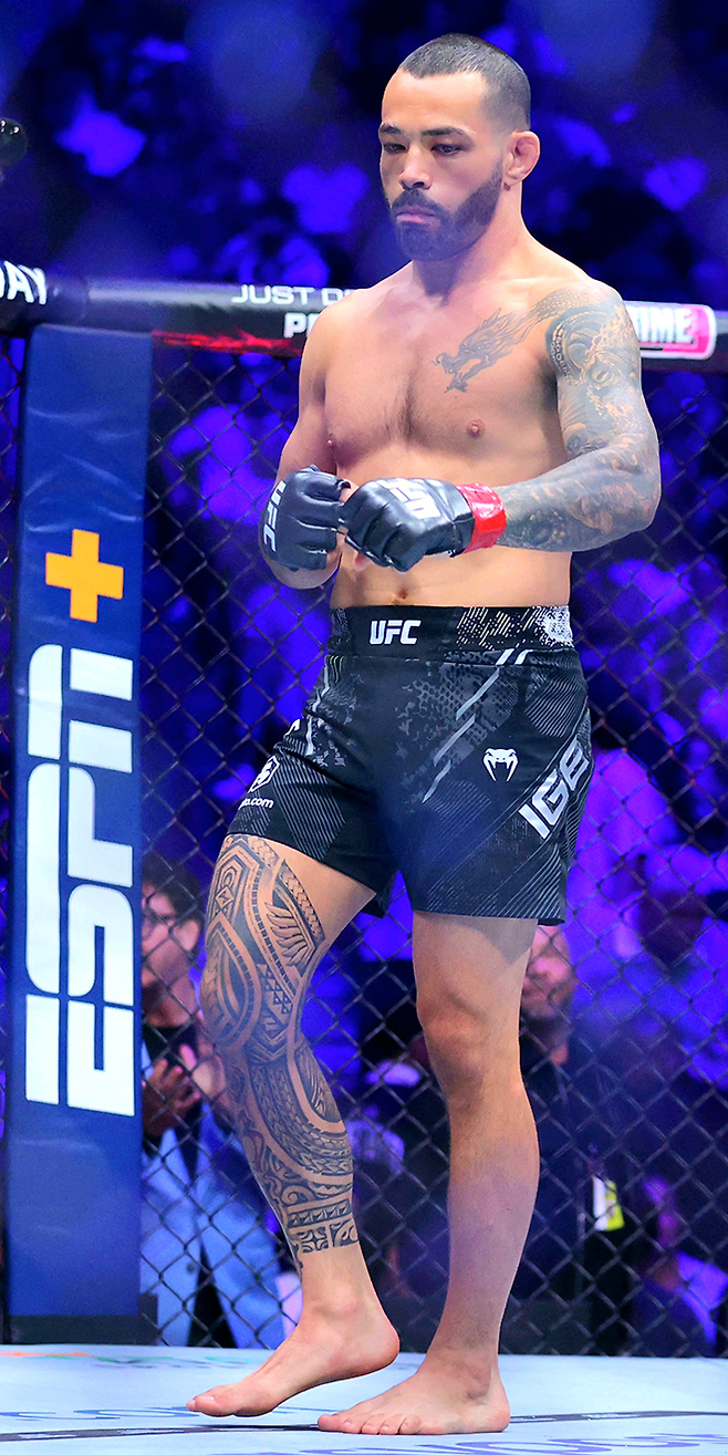 UFC 페더급 공식랭킹 8위 출신 대니얼 알렉산더 이게가 2024년 6월 미국 네바다주 패러다이스 티모바일 아레나 UFC 303 코-메인이벤트에 참가하고 있다. 사진=Getty Images=연합뉴스 제공
