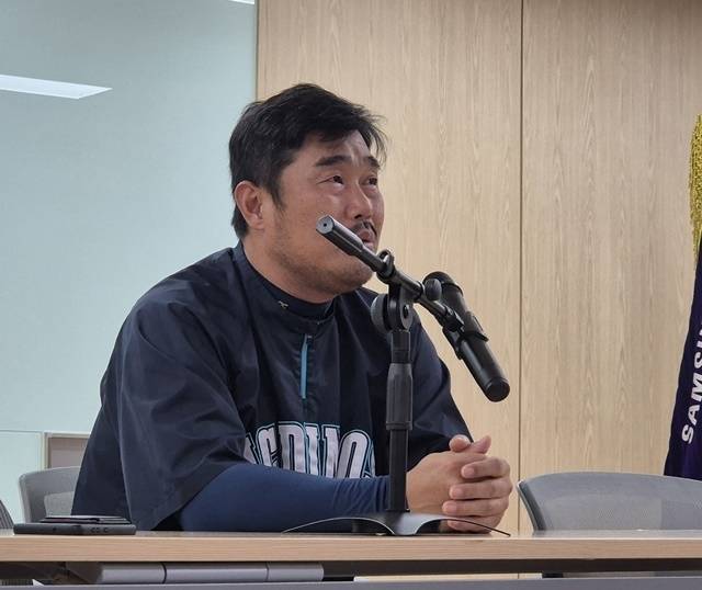 와일드카드 결정전 2차전을 앞두고 눈물을 보였던 이호준 감독. 사진=연합뉴스