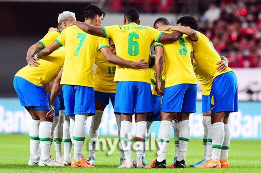 브라질 축구대표팀이 지난 2022년 6월 서울월드컵경기장에서 진행된 대한민국-브라질과의 친선 A매치 경기에서 화이팅을 외치고 있다./마이데일리