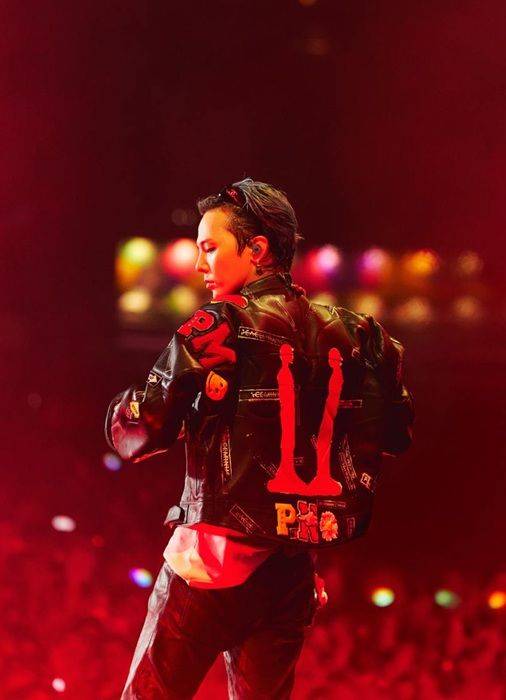 [서울=뉴시스] 그룹 '빅뱅' 멤버 겸 솔로 가수 지드래곤이 지난 3일(현지시간) 싱가포르 마리나 베이 시가지 서킷 퍼당 스테이지에서 열린 '2025 포뮬러 원 싱가포르 그랑프리'(2025 FORMULA 1 SINGAPORE GRAND PRIX)에서 헤드라이너(간판출연자)로 무대를 펼쳤다. (사진=갤럭시코퍼레이션 제공) 2025.10.07. photo@newsis.com *재판매 및 DB 금지