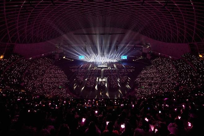 태연은 올해 3월 대만 타이베이돔에서 단독 콘서트 '더 텐스'를 열었다. 해외 가수로는 첫 입성이었으며, 시야제한석까지 완판됐다. SM엔터테인먼트 제