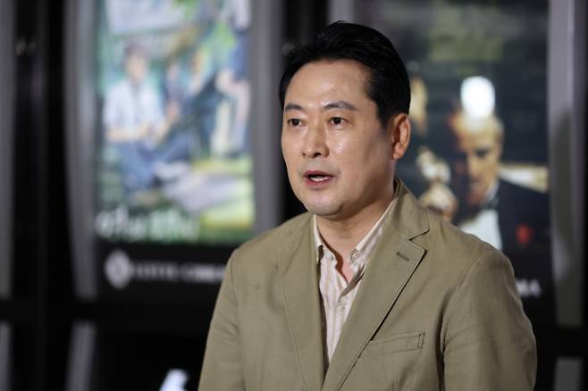 국민의힘 장동혁 대표가 7일 건국전쟁2 영화를 관람하기 앞서 서울 롯데시네마 영등포점에서 취재진 질문에 답하고 있다. 연합뉴스