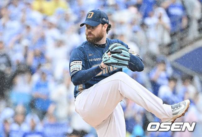 [OSEN=대구, 이석우 기자] 7일 대구 삼성라이온즈파크에서 2025 신한 SOL뱅크 KBO 와일드카드 결정전 삼성 라이온즈와 NC 다이노스의 경기가 열렸다. 홈팀 삼성은 원태인이 방문팀 NC는 로건이 선발 투수로 출전했다. NC 다이노스 선발투수 로건이 역투하고 있다. 2025.10.07 / foto0307@osen.co.kr