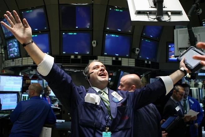 6일(현지시간) 오후 2시 55분 기준 비트코인은 24시간 전보다 2.67% 오른 12만6279.63달러에 거래됐다. 로이터