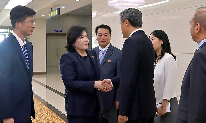 최선희 북한 외무상이 중국 방문을 마치고 지난 9월 30일 전용기로 귀국했다고 조선중앙통신이 보도했다. 평양=조선중앙통신·연합뉴스