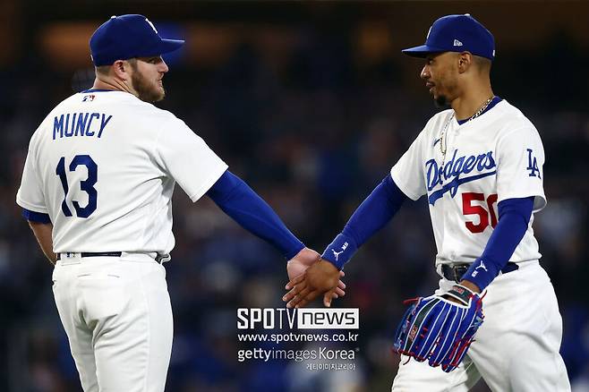 ▲ 맥스 먼시와 무키 베츠.