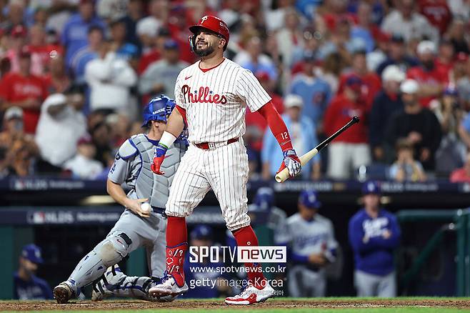 ▲ 포스트시즌 2경기에서 무안타로 침묵하며 홈런왕 자존심을 구기고 있는 카일 슈와버