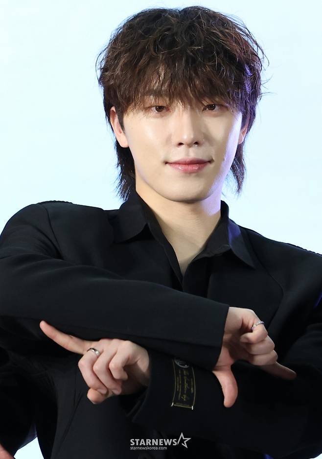 (서울=뉴스1) 권현진 기자 = 그룹 세븐틴의 디노가 4일 오후 서울 용산구 한화손해보험 한남사옥에서 열린 에어비앤비 포토행사에 참석해 포즈를 취하고 있다. 2025.6.4/뉴스1  Copyright (C) 뉴스1. All rights reserved. 무단 전재 및 재배포,  AI학습 이용 금지. /사진=(서울=뉴스1) 권현진 기자