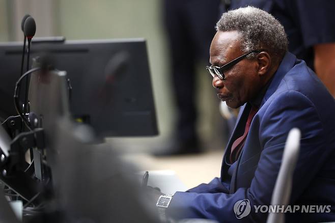 피고인석에 앉아 있는 압드알라흐만 [EPA 연합뉴스]