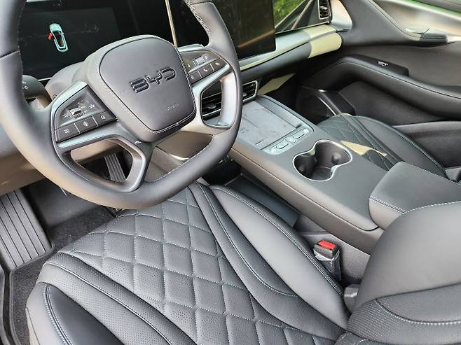 BYD 중형 전기 SUV 씨라이언7 실내 (사진=이데일리 이배운 기자)