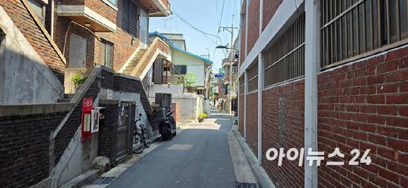 23일 서울 성동구 성수동 성수1지구 내 골목.