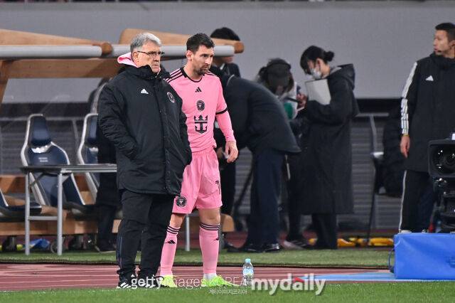 마르티노 감독과 메시/게티이미지코리아