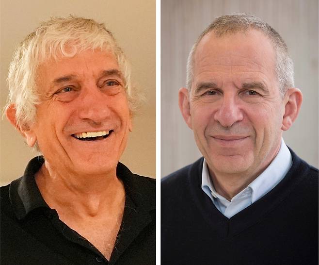 존 마티니스(왼쪽)와 미셸 드보레.&nbsp;올해 노벨 물리학상 수상자로, 둘 다 구글 출신이다.&nbsp;UC샌타바버라·예일대 제공,&nbsp;UPI연합뉴스