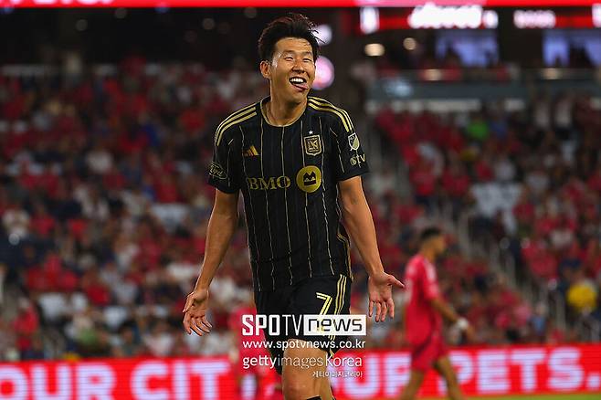 ▲ 손흥민은 자신이 득점보다 팀의 흐름과 밸런스를 우선시했고, 부앙가의 득점 효율은 급상승했다. MLS 사무국이 부앙가에게 이달의 선수상을 줬지만, 배경에 손흥민의 존재감을 가장 잘 입증하는 부분이기도 하다.