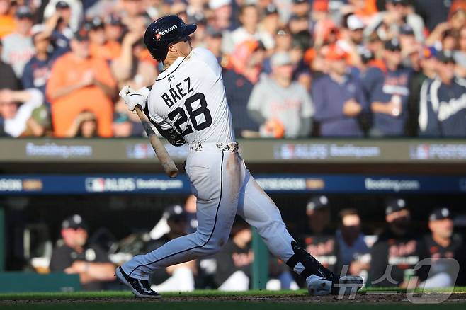 디트로이트 타이거스 유격수 하비에르 바에스가 9일(한국시간) 열린 시애틀 매리너스와 2025 MLB 아메리칸리그 디비전시리즈 4차전에서 4타수 2안타(1홈런) 4타점으로 활약했다. ⓒ AFP=뉴스1