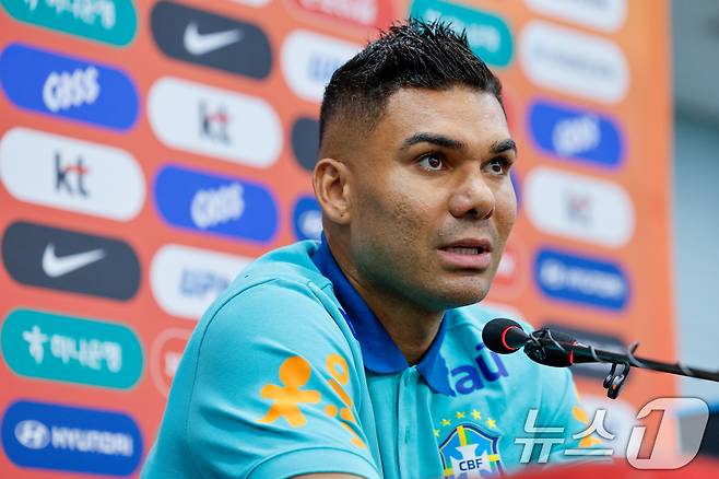브라질 남자 축구 국가대표팀 카세미루 선수가 9일 오후 서울 마포구 월드컵경기장에서 대한민국과의 A매치 평가전을 하루 앞두고 공식 기자회견을 하고 있다. 2025.10.9/뉴스1 ⓒ News1 안은나 기자