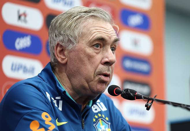 <yonhap photo-3657=""> 공식 기자회견에서 질문에 답하는 카를로스 안첼로티 감독 (서울=연합뉴스) 김성민 기자 = 카를로스 안첼로티 브라질 축구 국가대표팀 감독이 9일 서울월드컵경기장에서 열린 공식 기자회견에서 취재진 질문에 답하고 있다. 2025.10.9 ksm7976@yna.co.kr/2025-10-09 15:25:02/ <저작권자 ⓒ 1980-2025 ㈜연합뉴스. 무단 전재 재배포 금지, AI 학습 및 활용 금지></yonhap>