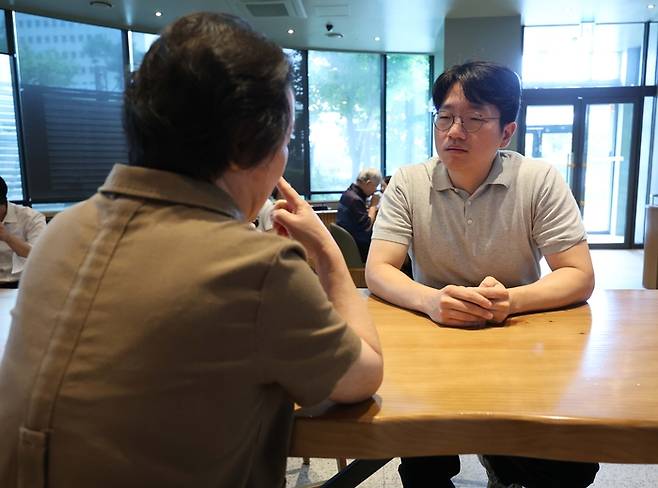 보이스피싱 피해자와 매일경제가 인터뷰하고 있다. [한주형 기자]