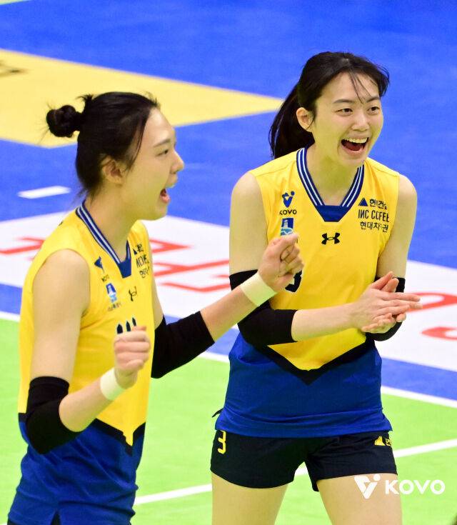 현대건설 양효진(왼쪽)과 김다인./KOVO