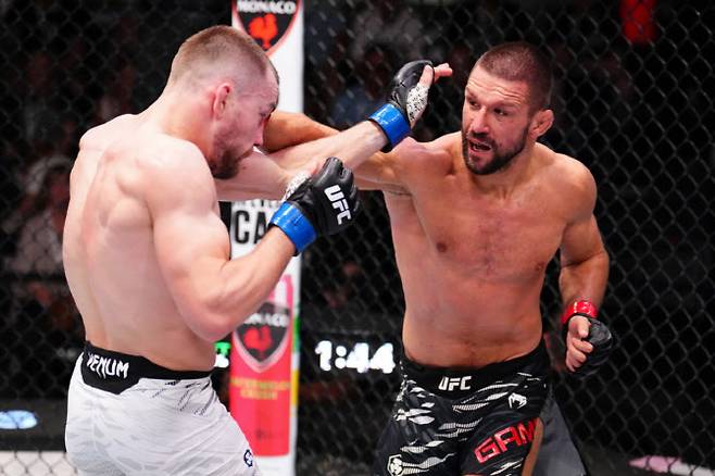 마테우슈 감롯(오른쪽). 사진=UFC