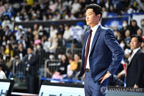 전희철 감독. ⓒ연합뉴스