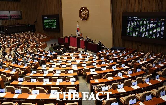 언론개혁에 나선 더불어민주당은 악의적인 목적의 허위 보도 등에 대한 징벌적 손해배상제 도입 법안을 추진하고 있다. /더팩트 DB