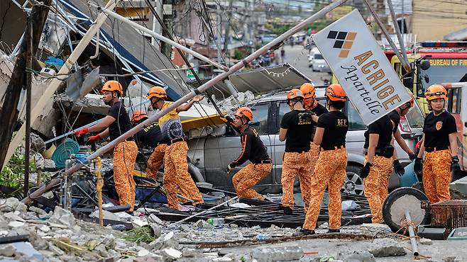 지난달 30일(현지시간) 필리핀 세부섬서 발생한 규모 6.9 강진 현장 (사진출처 : 연합뉴스)