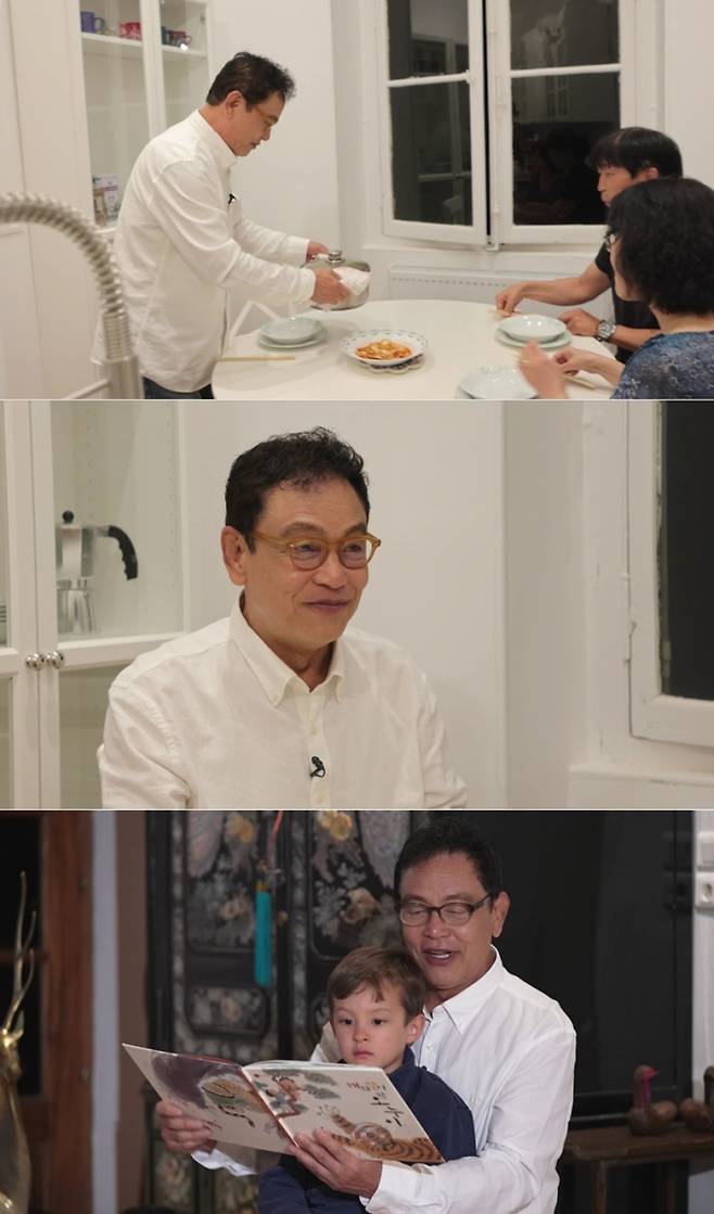 KBS 1TV ‘글로벌 한인기행 – 김영철이 간다’ 2부에서 배우 김영철이 프랑스를 찾아 일일 셰프로 변신한다. 프랑스 입양 한인 다비드를 위해 직접 라면을 끓여주던 김영철은 30년 전 돌아가신 어머니를 추억하며 따뜻한 정을 나눈다. 또한, 재외동포 아이에게 한국 전래 동화를 읽어주며 국경을 초월한 부성애를 보여준다. 라면 한 그릇과 동화책을 통해 혈연을 넘어서는 진정한 가족의 의미를 되새기는 모습은 시청자들에게 깊은 감동을 선사할 예정이다.