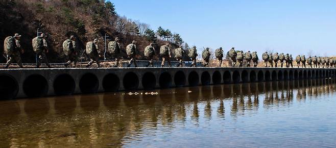 한 기계화사단의 100㎞ 행군 모습./연합뉴스