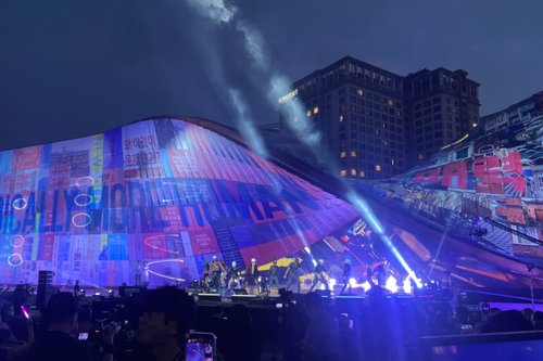 개막식 현장 축하 무대(사진 이승연 기자)