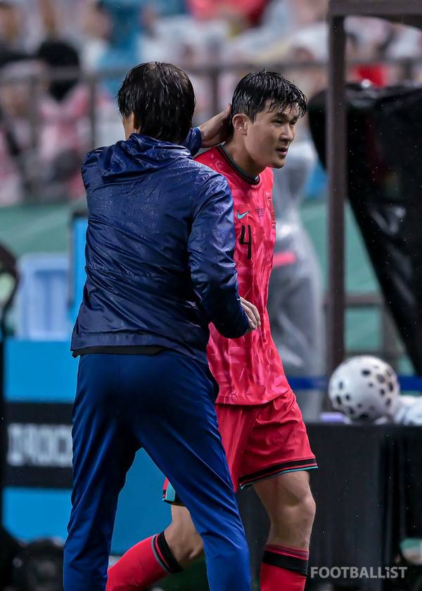 김민재(오른쪽, 남자 축구대표팀). 서형권 기자