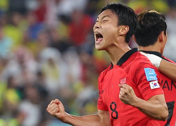 6일(한국시간) 카타르 도하 974 스타디움에서 열린 2022 카타르 월드컵 16강전 대한민국과 브라질의 경기. 대표팀 백승호가 골을 넣은 뒤 포효하고 있다. 사진=연합뉴스