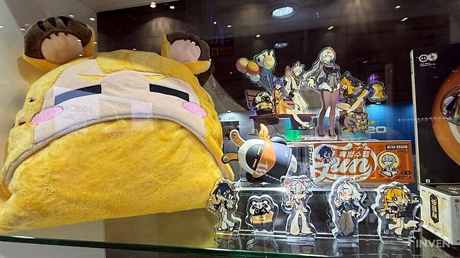 ▲ "사저님 어머 귀여워"와 복복의 한숨소리가 뇌내재생될 굿즈, 하지만 귤복복의 귀여움은 세계제이이이이일