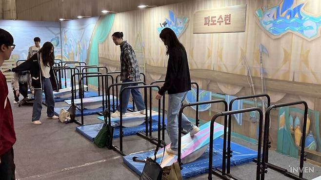 ▲ 가이드 말라니처럼 보드를 타기 전에 일단 수행 또 수행