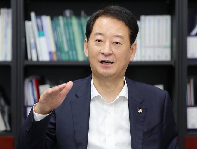 최은석 국민의힘 의원이 8일 서울 여의도동 국회 의원회관에서 본지와 인터뷰하고 있다. / 20241008 임대철 기자