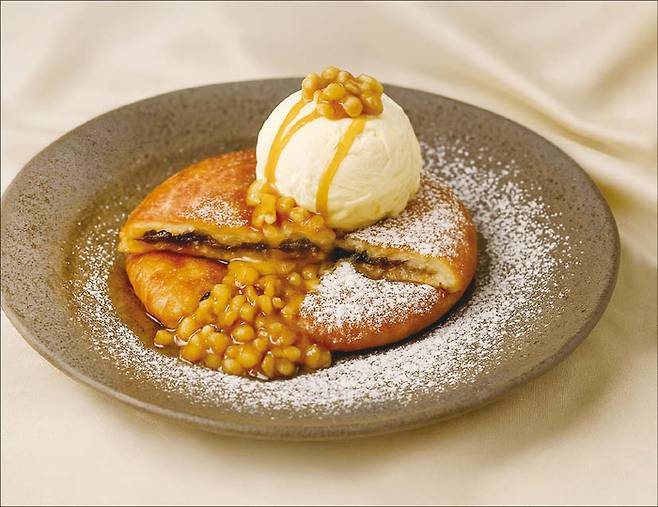 반얀트리 서울에서 판매하는 호두호떡. (반얀트리클럽앤스파서울 제공)