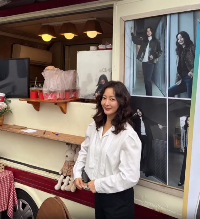 배우 김희선. /김희선 소셜미디어