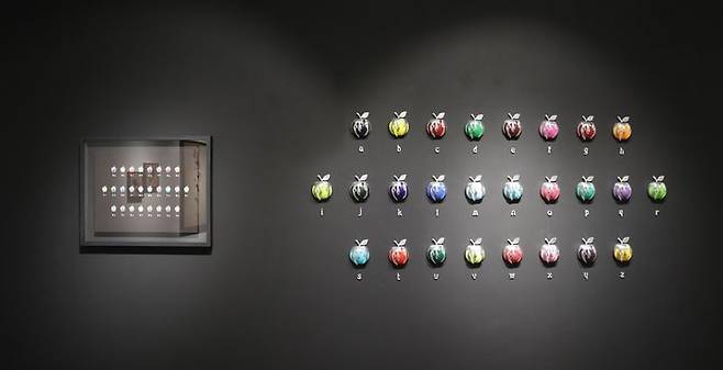 [대구=뉴시스] 권지안 'Beyond the Apple' (사진=행복북구문화재단 제공) 2025.10.10. photo@newsis.com *재판매 및 DB 금지