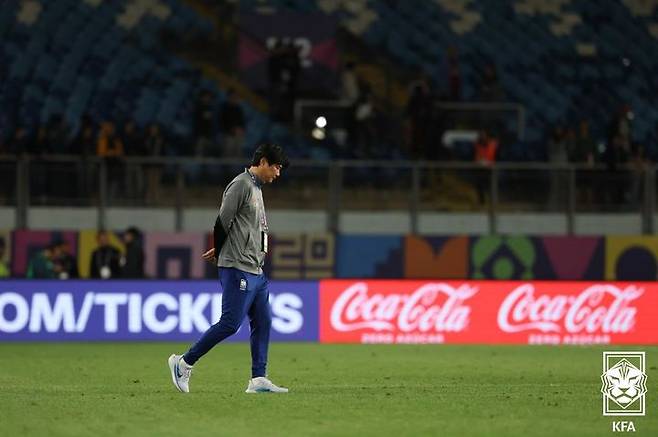 [서울=뉴시스] 2025 국제축구연맹(FIFA) 20세 이하(U-20) 월드컵 16강에서 탈락한 한국 U-20 축구대표팀의 이창원 감독. (사진=대한축구협회 제공) *재판매 및 DB 금지