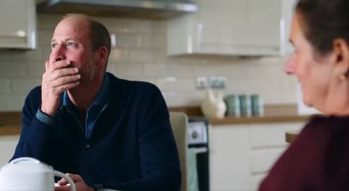 자살예방단체 운영자와 대화하는 윌리엄 왕세자 [켄싱턴궁 엑스(X·옛 트위터) 영상 캡처. 연합뉴스]