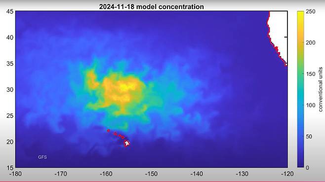 2024년 11월 기준 북태평양 쓰레기 지대 분포도. 빨간 표시가 하와이 제도, 노란 표시는 해양쓰레기 분포. 색상이 노란색에 가까워질수록 쓰레기 비중이 높다는 의미다. 미국 하와이퍼시픽대학교 해양쓰레기 연구센터 제공