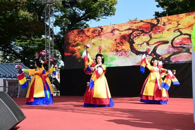 ▲종합예술축제의 시초인 개천예술제가 10일부터 19일까지 펼쳐진다. ⓒ진주시