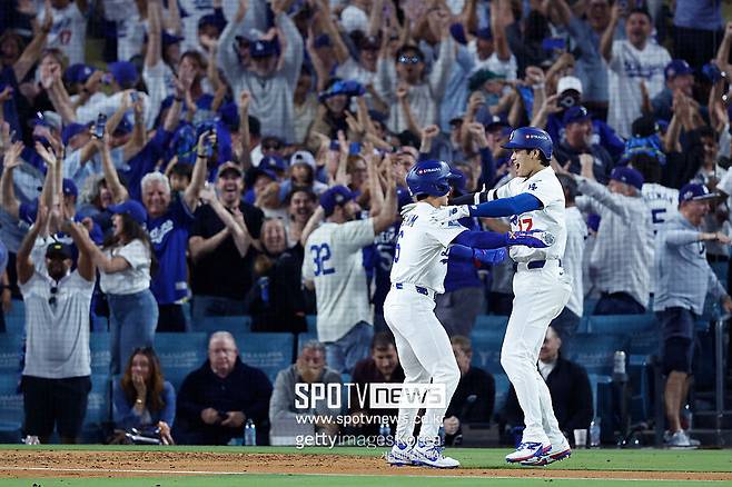 ▲ 다저스의 챔피언십시리즈 진출을 확정하는 결승 끝내기 득점을 올린 김혜성.