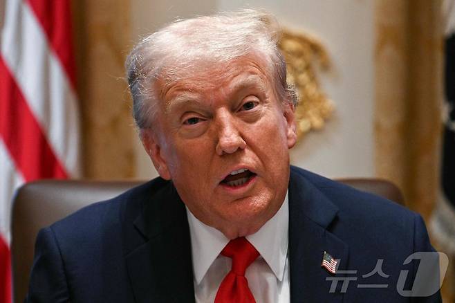 도널드 트럼프 미국 대통령이 지난 9일(현지시간) 미국 워싱턴DC에서 열린 각료회의에서 발언하고 있다. 2025.10.09. ⓒ AFP=뉴스1 ⓒ News1 류정민 특파원