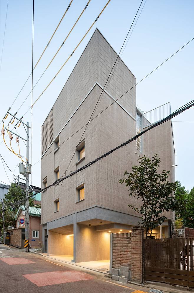 필운동 다가구주택/ 김민혁 작가