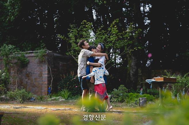 출처 네이버영화, CJ ENM