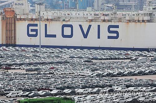 평택항에 수출 대기 중인 자동차 [연합뉴스 자료사진]