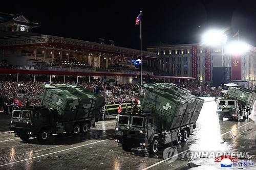 북한, 노동당 창건 80주년 경축 열병식 개최 (평양 조선중앙통신=연합뉴스) 지난 10일 김일성광장에서 노동당 창건 80주년 경축 열병식이 성대히 거행됐다고 조선중앙통신이 11일 보도했다. 사진은 자폭 드론 발사 차량. 2025.10.11 
    [국내에서만 사용가능. 재배포 금지. For Use Only in the Republic of Korea. No Redistribution]
    nkphoto@yna.co.kr